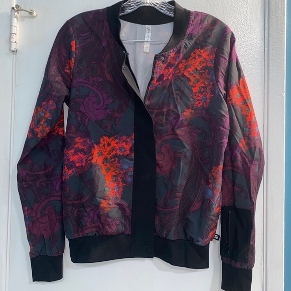 Fabletics Jacket - Picture 2 of 6